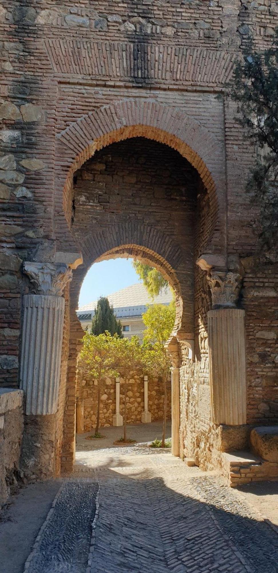 La Bella Escondida Piscina Campo De Golf Solarium Y Parking En Centro Historico Appartement Málaga Buitenkant foto