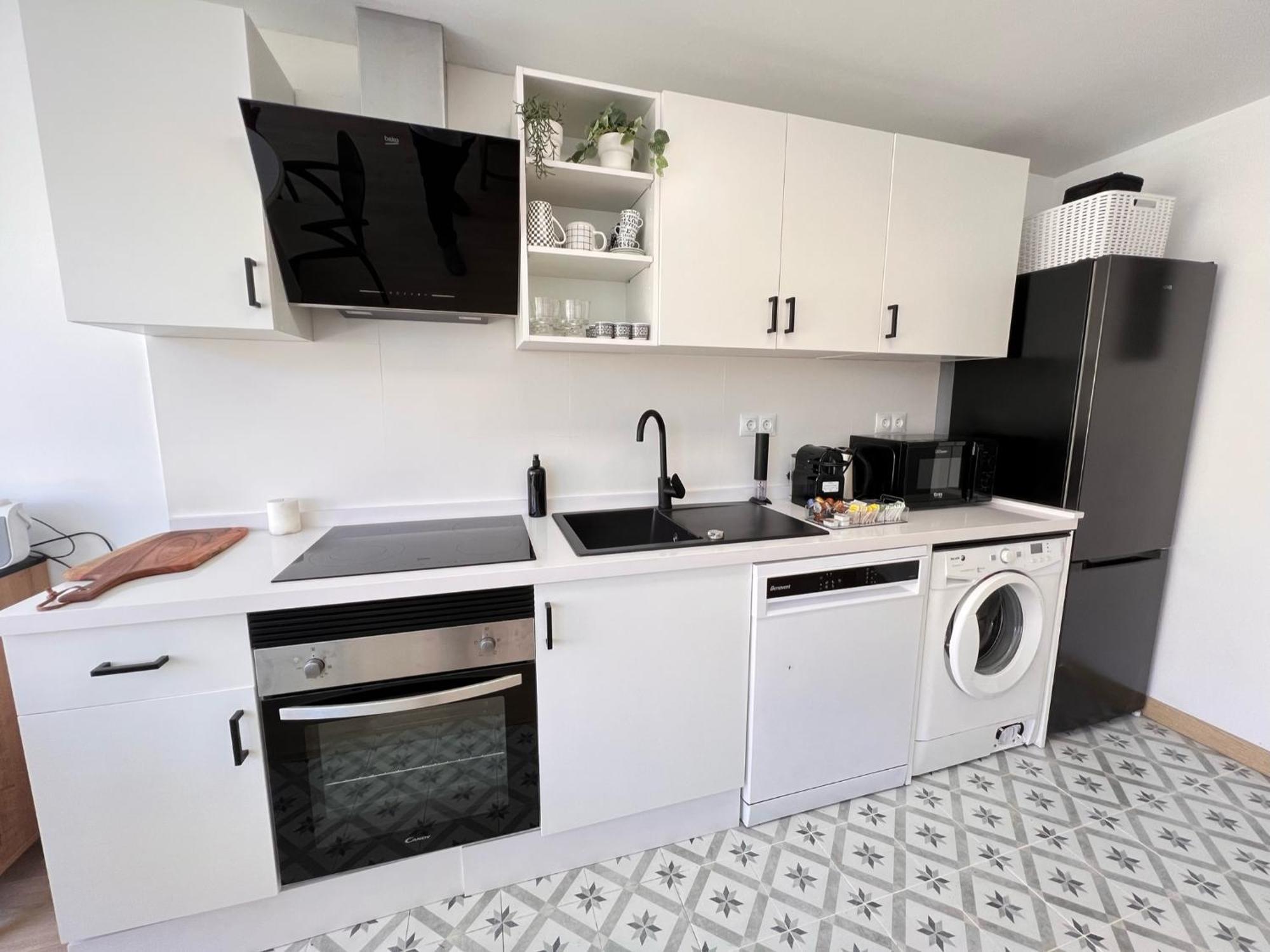 La Bella Escondida Piscina Campo De Golf Solarium Y Parking En Centro Historico Appartement Málaga Buitenkant foto